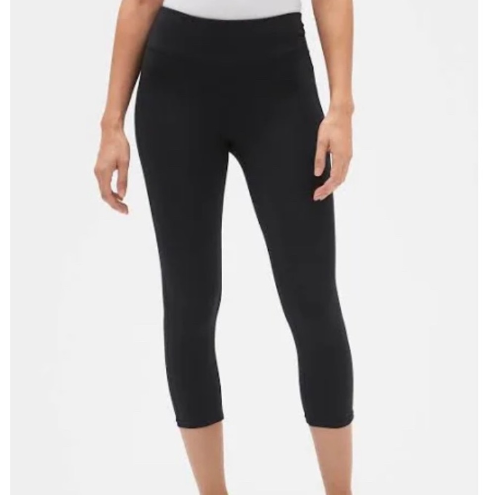 Gap Fit Capri Legging Black Size M